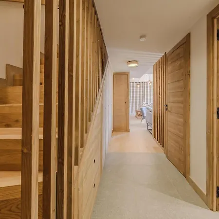 Apartment In Near Fornelet Cable Car